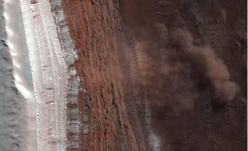 美探测器拍到火星北极山崩照片(组图)