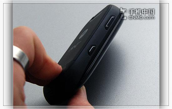 圆润时尚摩托小巧翻盖音乐机U9评测(5)