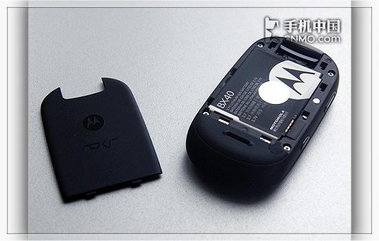 圆润时尚摩托小巧翻盖音乐机U9评测(11)