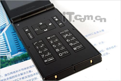 联手Amadana巨献NEC折叠机N705i图赏(3)