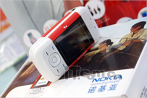 送1GB存储卡诺基亚滑盖音乐5200卖980