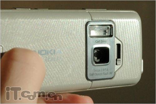 500万像素诺基亚全能N82行货跌至3599