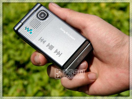 时尚双雄索爱翻盖W380c与Z555i对比(5)