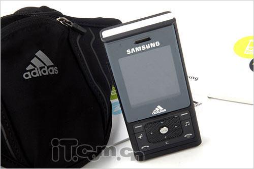 Я�ְ��ϴ�˹�����˶��ֻ�F110����(12)