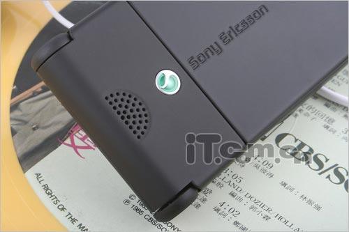 复古下翻盖造型索爱音乐手机W350评测(5)