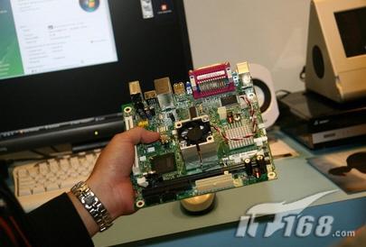 Eee Box