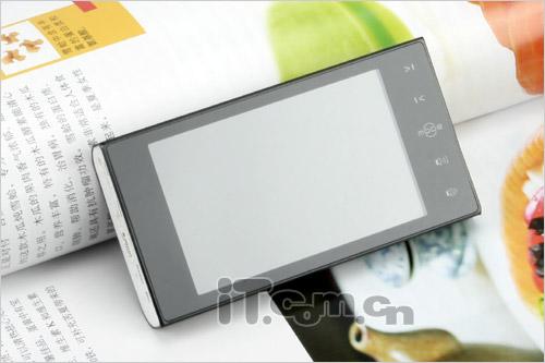 超值3寸宽屏直播MP4艾诺五色S100评测(3)