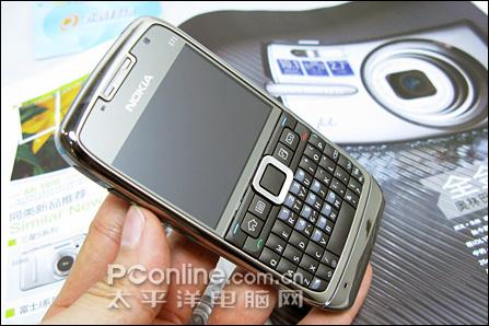 320万像素诺基亚全键盘商务E71售3360