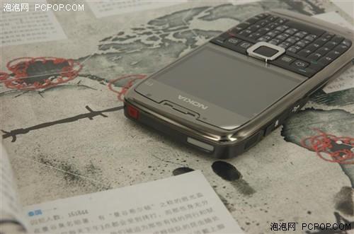 320万像素诺基亚全键盘商务E71售3300
