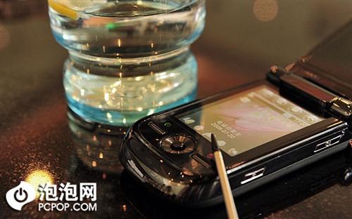 320万像素摩托导航翻盖智能A1600评测