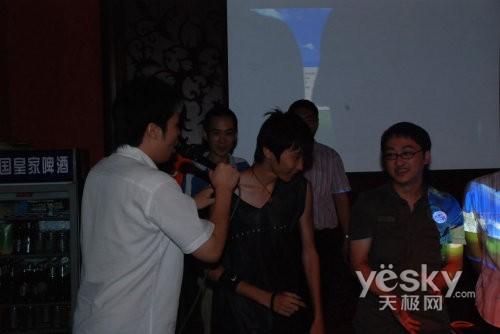 网友乐翻天!天极HTPC试听体验会纪实(图)