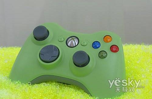 xbox360新手柄亮相 十字键获改进