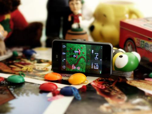 ��iPhoneһ���������峬ǿ�ֻ�M8����