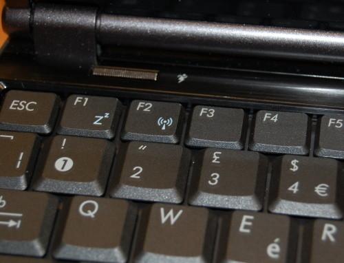华硕Eee PC 1002HA新本真机亮相(图) 上周新本回顾金融寒冬下产品更新急降(3)