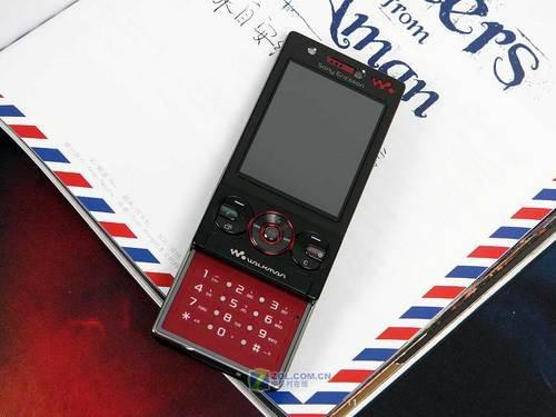 纯净音乐体验 索尼爱立信W715c手机评测 320万像素索爱导航音乐滑盖W715评测
