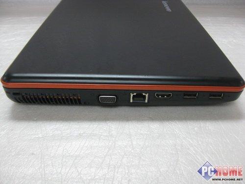 在接口设计方面,联想ideapad y450并不小气,常用的usb接口达到了4个