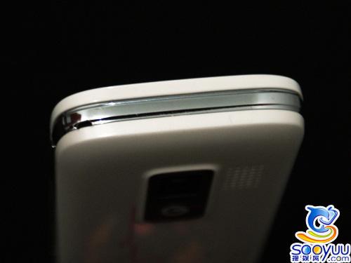 移动定制百元级3G手机华为T2211开箱(2)