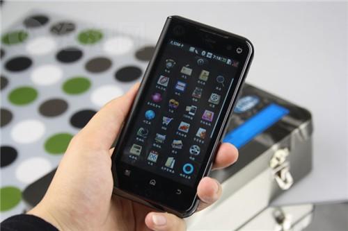 书型设计OPhone 摩托罗拉MT720评测(5)_手机