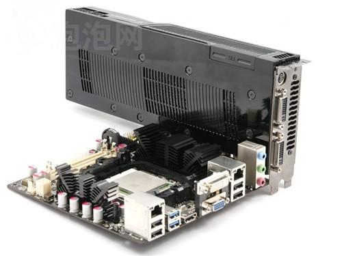 主板短显卡长! 主板居然插在了显卡上_硬件