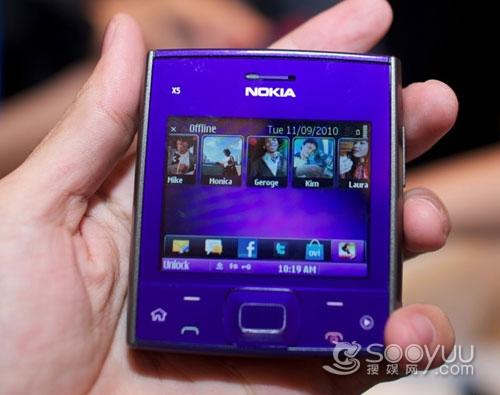 怪异方块滑盖诺基亚X5-01真机外观评测