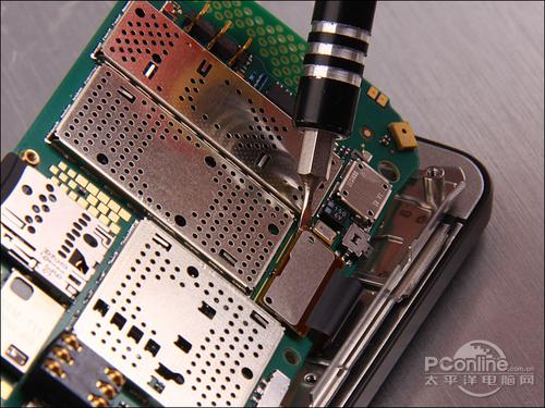 高清解密塞班新机 诺基亚C6深入大拆解(4)_手
