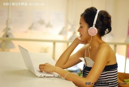 邂逅美女双模 明基U126上网本魅惑图赏