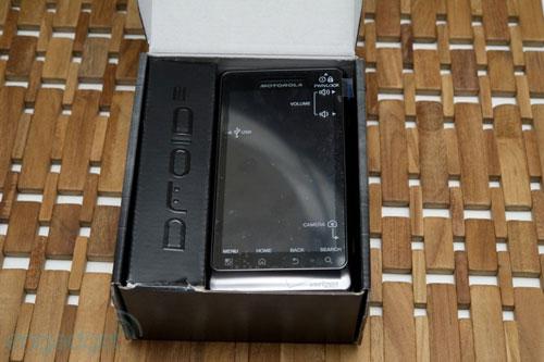 Android旗舰摩托罗拉Droid2开箱图赏