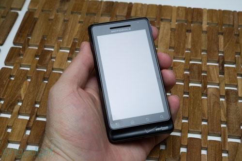 Android旗舰摩托罗拉Droid2开箱图赏(3)