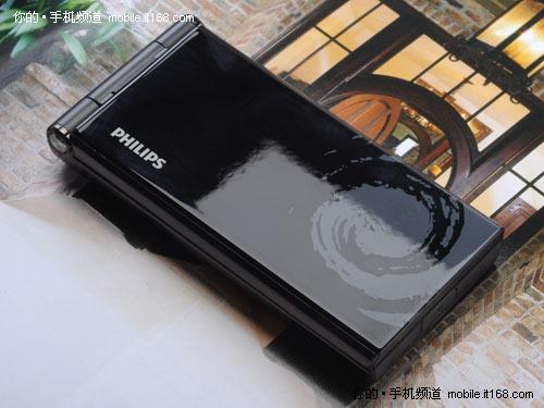 双卡双待飞利浦翻盖手机F610图赏