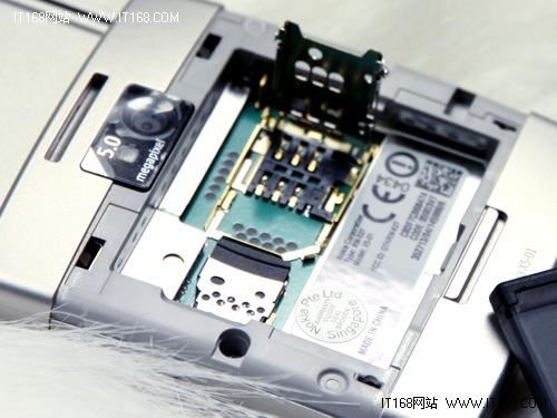 小巧玲珑女人味粉红版诺基亚X5-01图赏