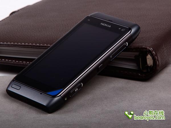 新代机皇一路狂掉价 诺基N8跌至3299_数码