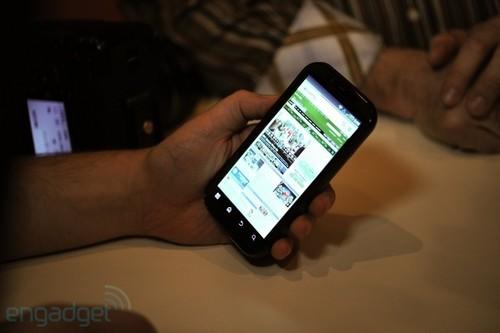 双核旗舰摩托罗拉DroidBionic真机赏