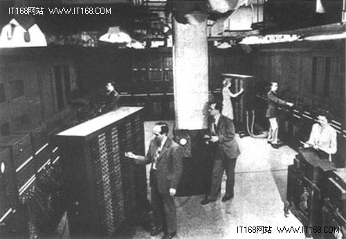 1946年2月15日,世界上第一台通用电子数字计算机"埃尼阿克"(eniac)在