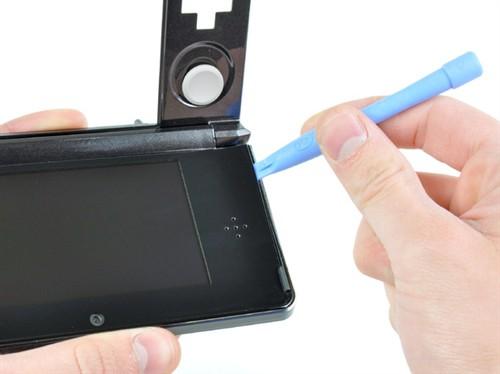 任天堂3DS拆解:配三摄像头支持3D游戏
