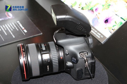 P&E2011:佳能展出270EXII/320EX闪光灯