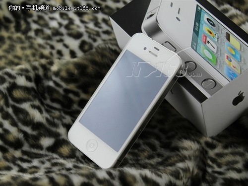 960x640像素 白色iPhone4 32G售价5100_手机
