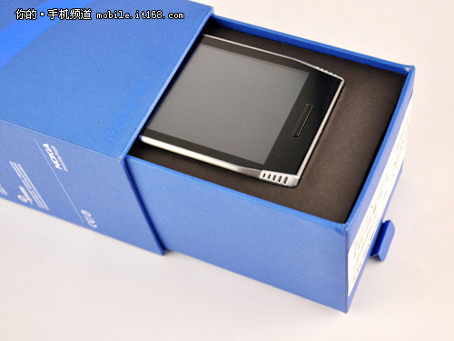 金属智能音乐手机诺基亚X7银色版图赏