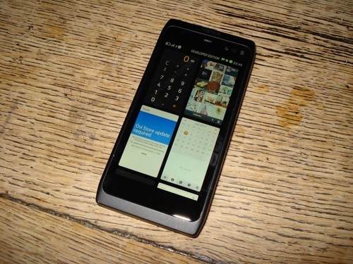 开发者专属MeeGo强机 诺基亚N950图赏