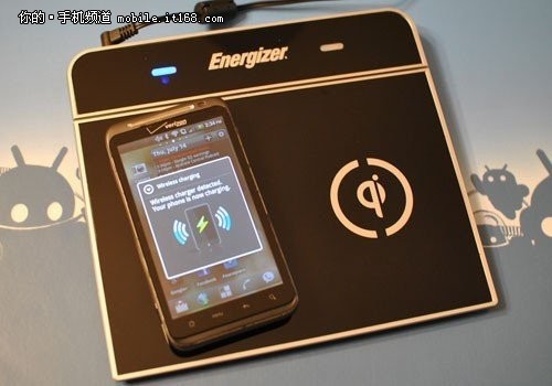 传统充电OUT HTC霹雳无线充电套装亮相_手机