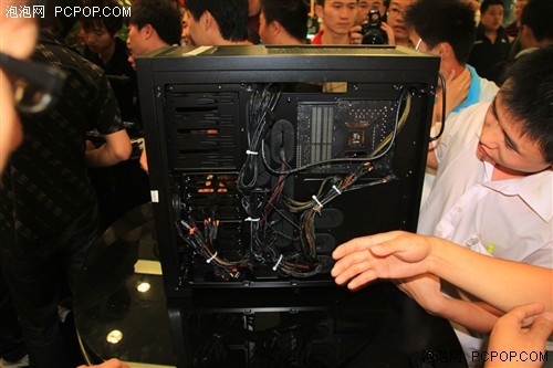 海盗船旗舰店中关村开业!现场装机赛_硬件