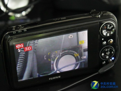 双摄像头裸眼3D HTC EVO 3D\/富士W3对比(2