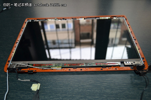 彪悍小Y惨遭暴力肢解 联想Y470拆解图赏(3)_笔记本