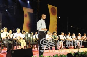 马云寄语母校新生全文:相信自己好才有机会好