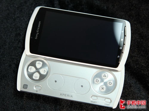 索尼爱立信Xperia Play到货 PSP手机 