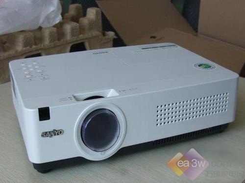 价格不贵性能出色 商务演示投影机推荐