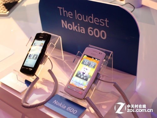 诺基亚600