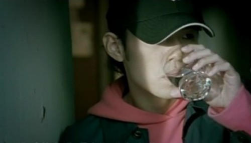 《龙卷风》 成名曲 +++龙卷风是台湾男歌手 周杰 