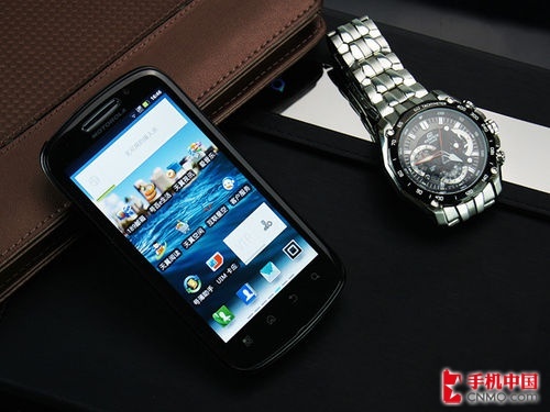 摩托罗拉XT882特价 最强Android3G手机 