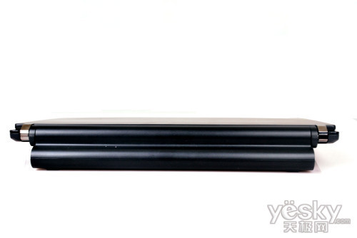 Photo: Ultimate Business Review Acer TravelMate 8481TG