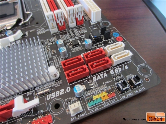 VGA接口赫然成为Intel7系列主板标配